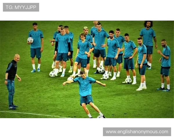 皇马防线频频崩盘问题显现，目前阶段战术漏洞与人员失控对球队表现造成影响